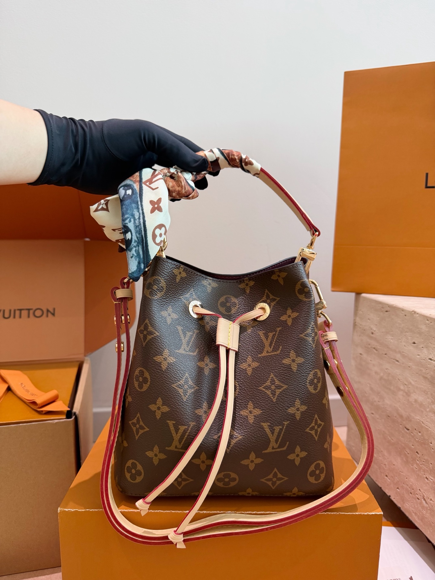 LV Neonoe Bucket Bag Cowhide Leather Adjustable Strap